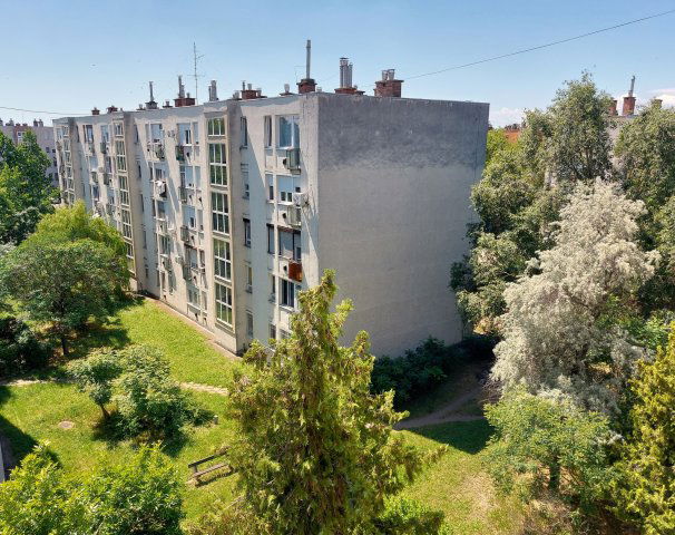 Eladó téglalakás, Szolnokon 26.9 M Ft, 3 szobás