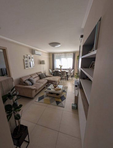 Eladó panellakás, Budapesten, III. kerületben 89.5 M Ft, 3 szobás