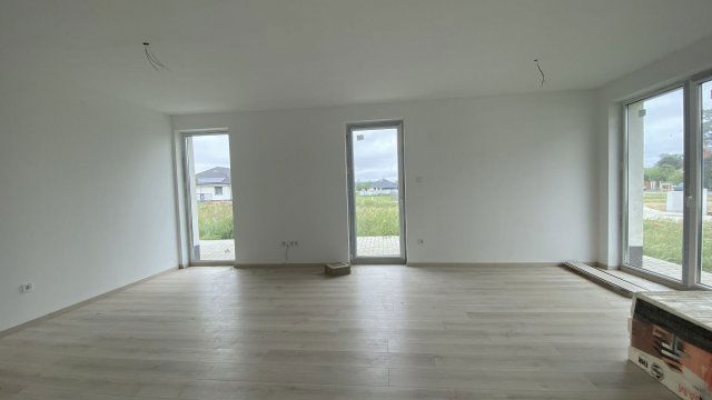 Eladó ikerház, Debrecenben 127.99 M Ft, 4 szobás