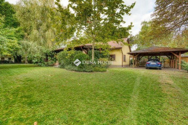 Eladó családi ház, Zamárdiban 250 M Ft, 4 szobás