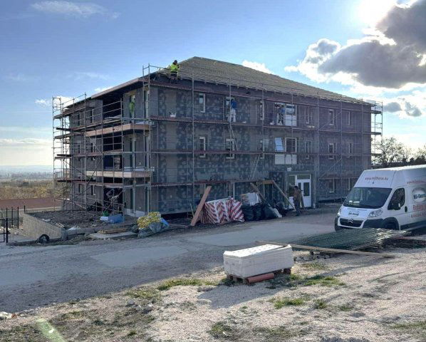 Eladó téglalakás, Várpalotán 51.7 M Ft, 2 szobás