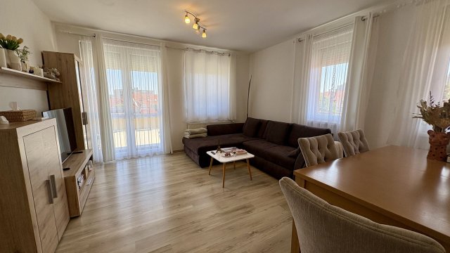 Kiadó téglalakás, albérlet, Debrecenben 250 E Ft / hó, 3 szobás
