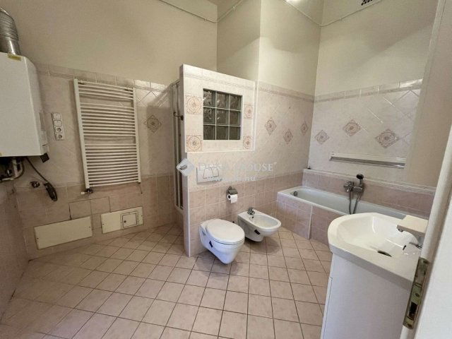Kiadó téglalakás, albérlet, Kecskeméten 200 E Ft / hó