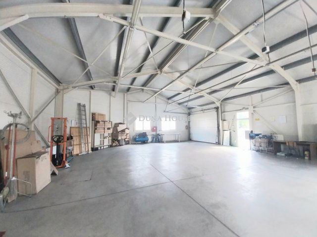 Eladó ipari ingatlan, Gyöngyösön 156.9 M Ft