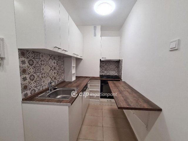 Eladó panellakás, Budapesten, XV. kerületben 59.9 M Ft