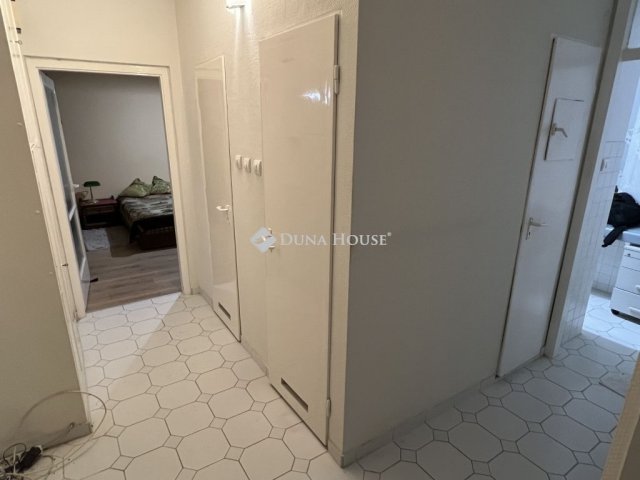 Eladó panellakás, Székesfehérvárott 44.9 M Ft, 2 szobás