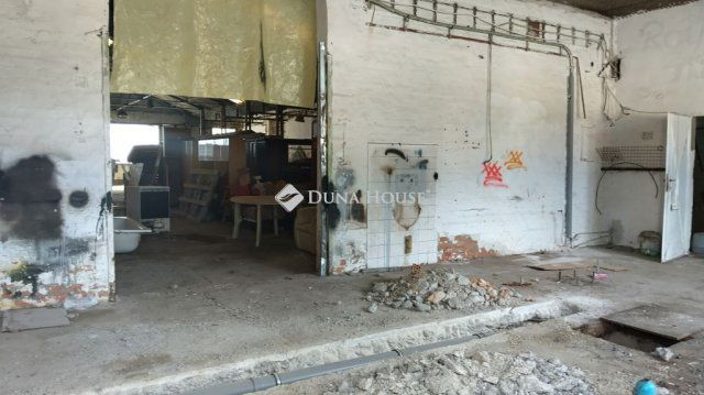 Eladó ipari ingatlan, Dorogon 90 M Ft / költözzbe.hu
