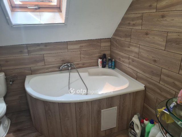 Eladó családi ház, Érden 117 M Ft, 6 szobás