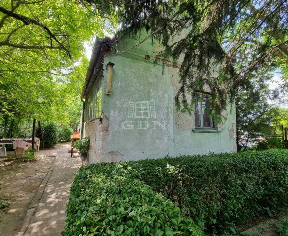 Eladó családi ház, Székesfehérvárott 15.8 M Ft, 1 szobás