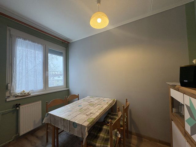 Eladó panellakás, Cegléden 47.9 M Ft, 3 szobás