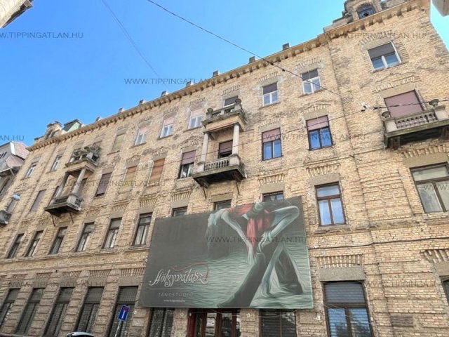 Eladó téglalakás, Budapesten, VI. kerületben, Paulay Ede utcában