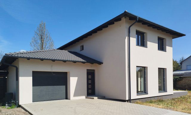 Eladó családi ház, Székesfehérvárott 149.9 M Ft, 5 szobás