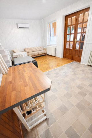 Kiadó téglalakás, albérlet, Tatán 190 E Ft / hó, 3 szobás