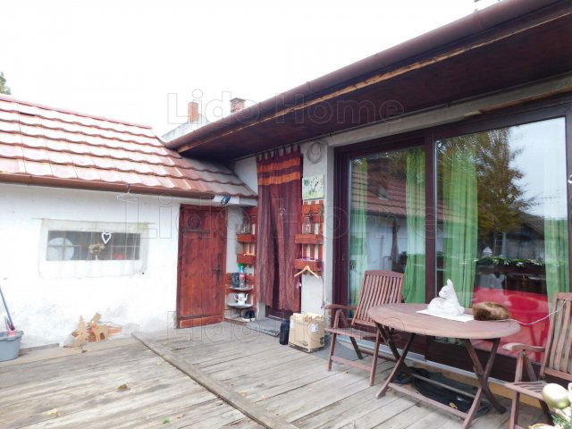Eladó családi ház, Győrött 85 M Ft, 11 szobás