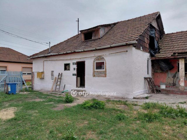 Eladó családi ház, Hatvanban 27 M Ft, 2+1 szobás