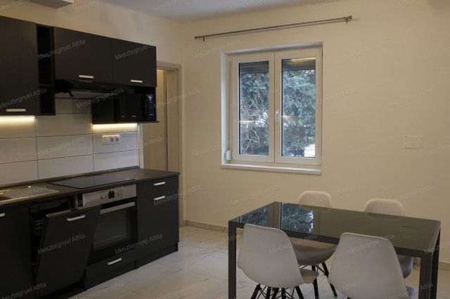 Eladó téglalakás, Sopronban 68.5 M Ft, 2 szobás