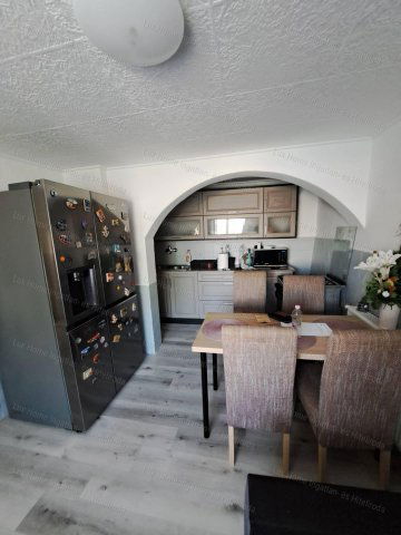 Eladó családi ház, Oroszlányban 25.99 M Ft, 2 szobás