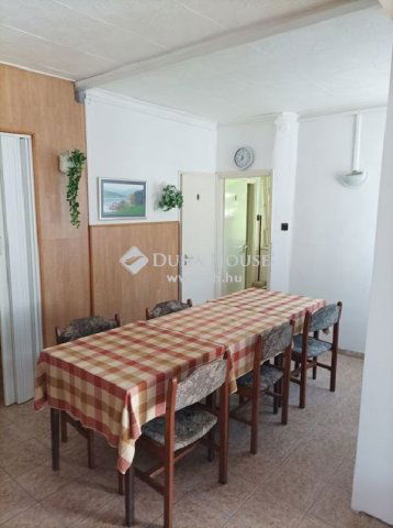 Eladó családi ház, Orfűn 98 M Ft, 15+1 szobás
