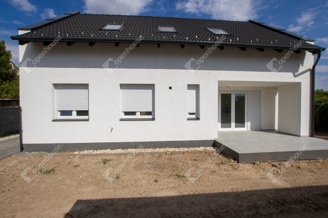 Eladó családi ház, Székesfehérvárott 114.99 M Ft, 5 szobás