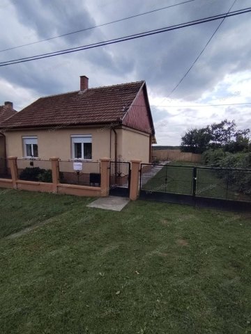 Eladó családi ház, Porcsalmán 17.9 M Ft, 1+3 szobás