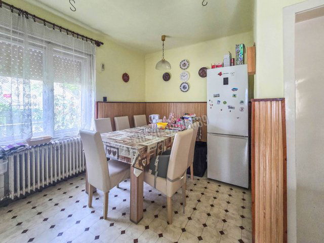 Eladó családi ház, Csepregen 34.9 M Ft, 3 szobás
