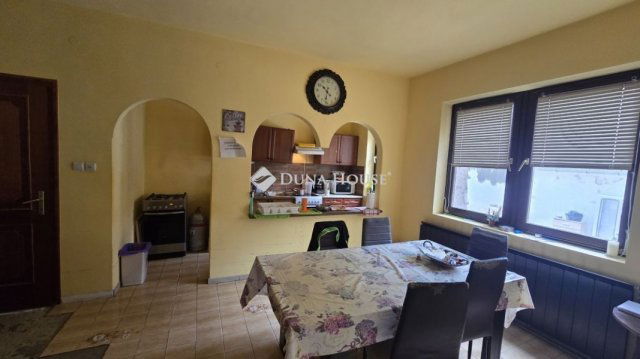 Eladó családi ház, Bácsalmáson 30.5 M Ft, 5 szobás
