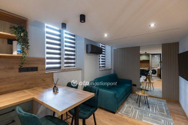 Eladó téglalakás, Budapesten, VI. kerületben 64.9 M Ft, 2 szobás