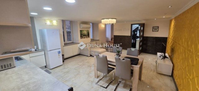 Eladó téglalakás, Budapesten, V. kerületben 119 M Ft, 3 szobás