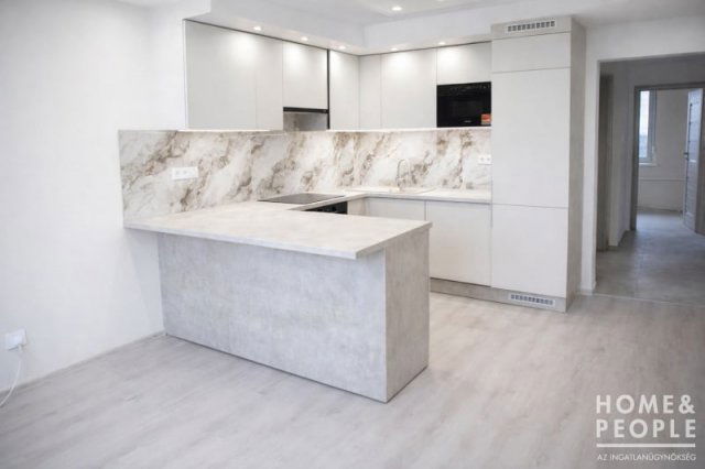 Eladó téglalakás, Szegeden 54.99 M Ft, 2 szobás