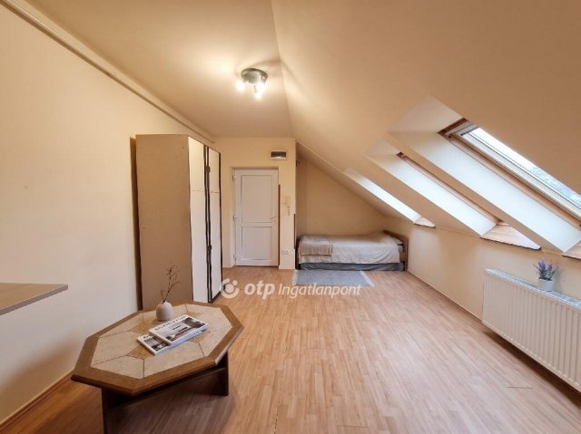 Eladó téglalakás, Lajosmizsén 29 M Ft, 1 szobás