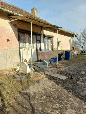 Eladó családi ház, Farmoson 21.9 M Ft, 2 szobás