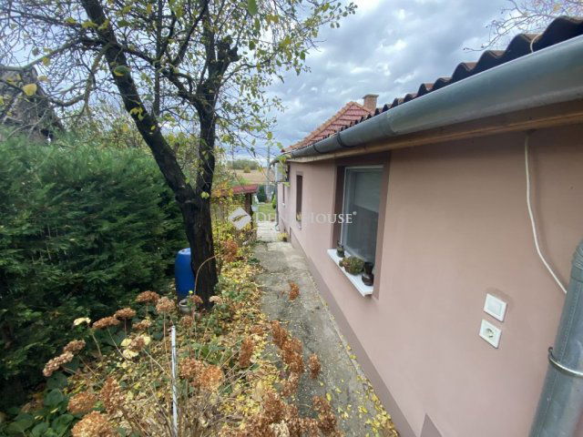 Eladó családi ház, Nagyvenyimen 28.9 M Ft, 2 szobás