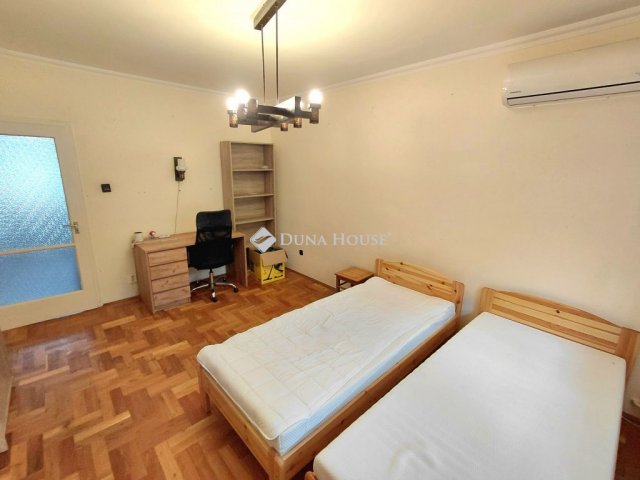 Kiadó panellakás, albérlet, Debrecenben 250 E Ft / hó