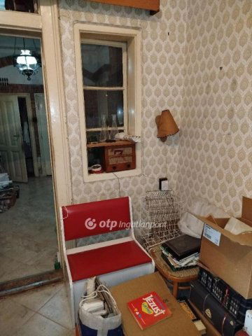 Eladó téglalakás, Pécsett 39.9 M Ft, 2 szobás