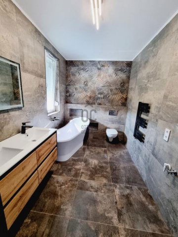 Eladó családi ház, Kerepesen 119.9 M Ft, 5 szobás