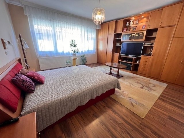 Eladó családi ház, Kecskeméten 99 M Ft, 3 szobás