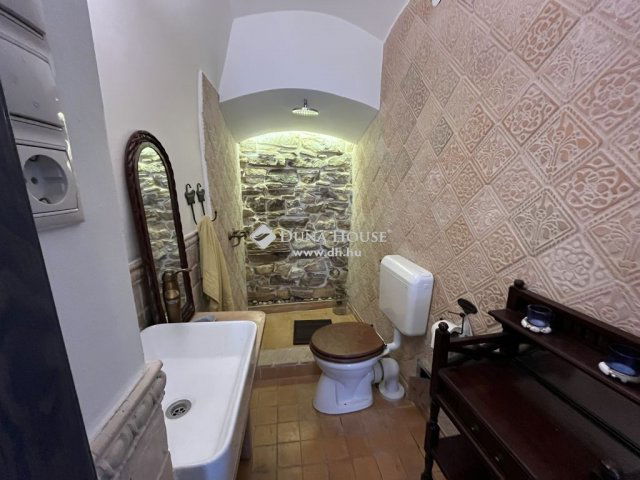 Eladó családi ház, Veszprémben 89 M Ft, 3 szobás