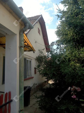 Eladó ikerház, Szegeden 33 M Ft, 2 szobás / költözzbe.hu