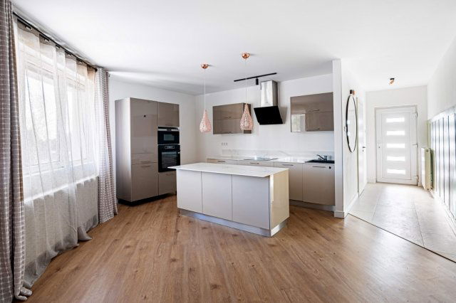 Eladó ikerház, Pécelen 132.9 M Ft, 6 szobás