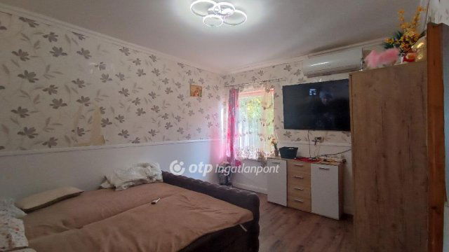 Eladó családi ház, Balatonlelleén 85 M Ft, 6 szobás