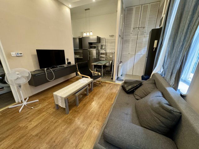 Kiadó téglalakás, albérlet, Budapesten, V. kerületben, 3 szobás
