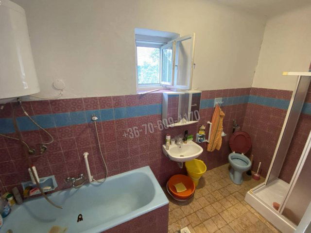 Eladó családi ház, Érsekvadkerten 24.9 M Ft, 4 szobás