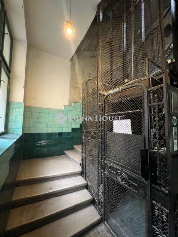 Eladó téglalakás, Budapesten, VI. kerületben 206.25 M Ft