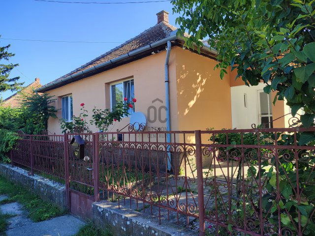 Eladó családi ház, Poroszlón 29.5 M Ft, 3 szobás