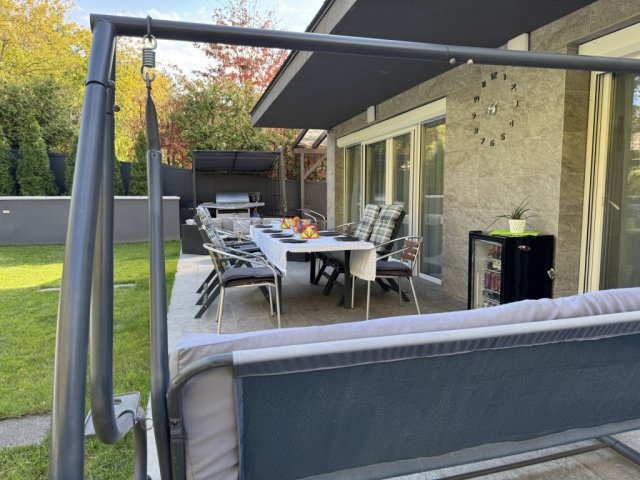 Eladó ikerház, Budapesten, XVI. kerületben 286.9 M Ft, 6 szobás