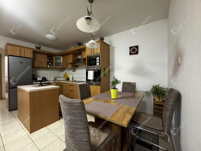 Kiadó téglalakás, albérlet, Székesfehérvárott 220 E Ft / hó