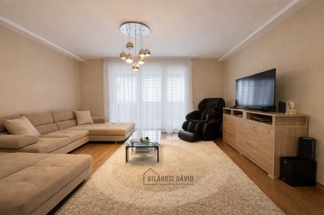 Eladó téglalakás, Debrecenben 97.9 M Ft, 4 szobás