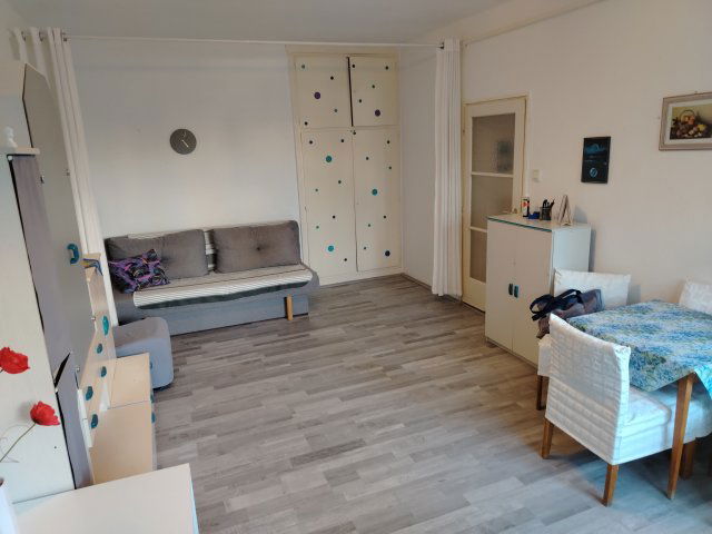 Eladó téglalakás, Kaposváron, Honvéd utcában 26.9 M Ft