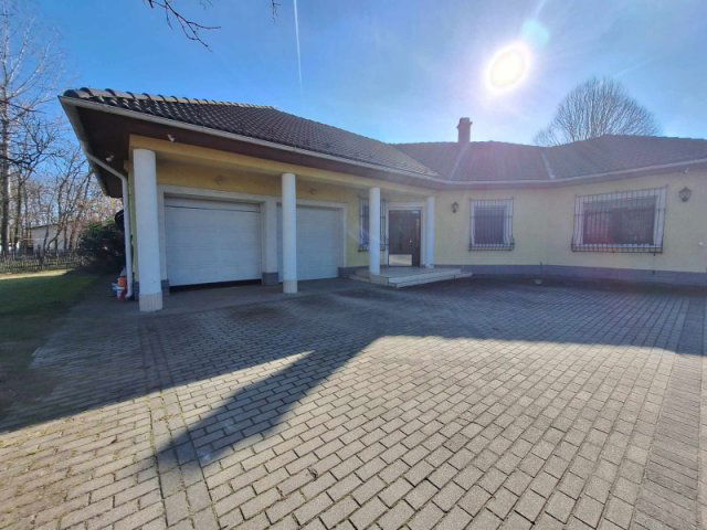 Eladó családi ház, Lajosmizsén 280 M Ft, 4 szobás