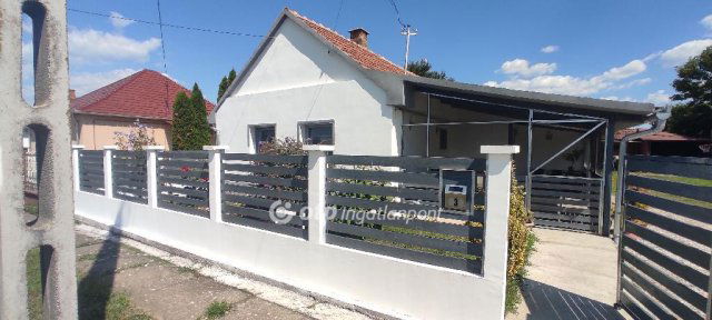 Eladó családi ház, Polgáron 24 M Ft, 2 szobás